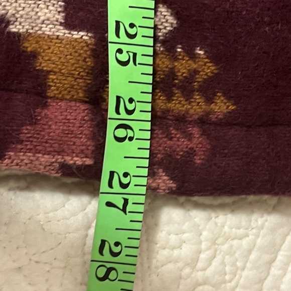 Ariat Southwest Geometric Print Shacket, quilted interior, size M - Picture 9 of 12